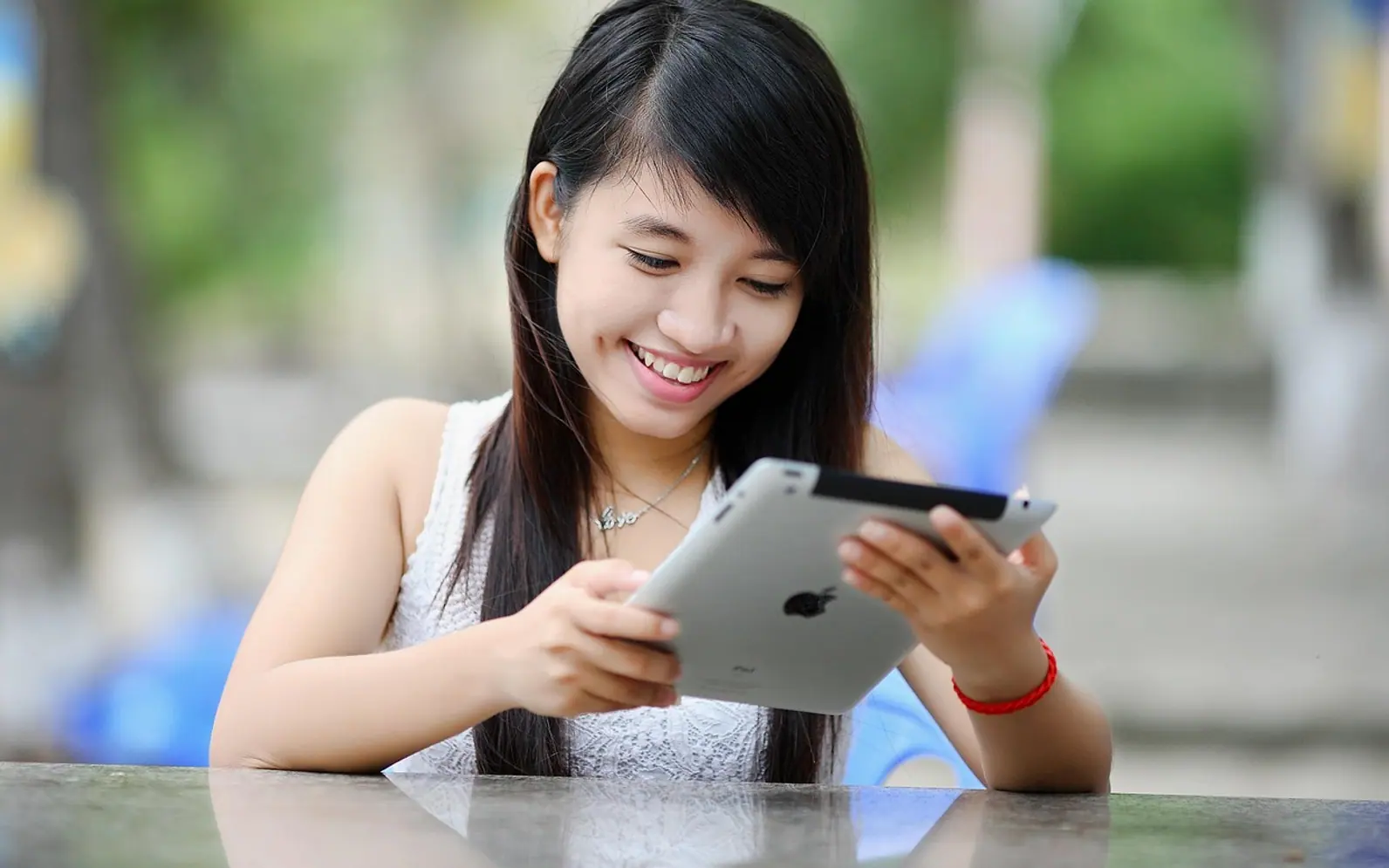 Ipad, girl and tablet